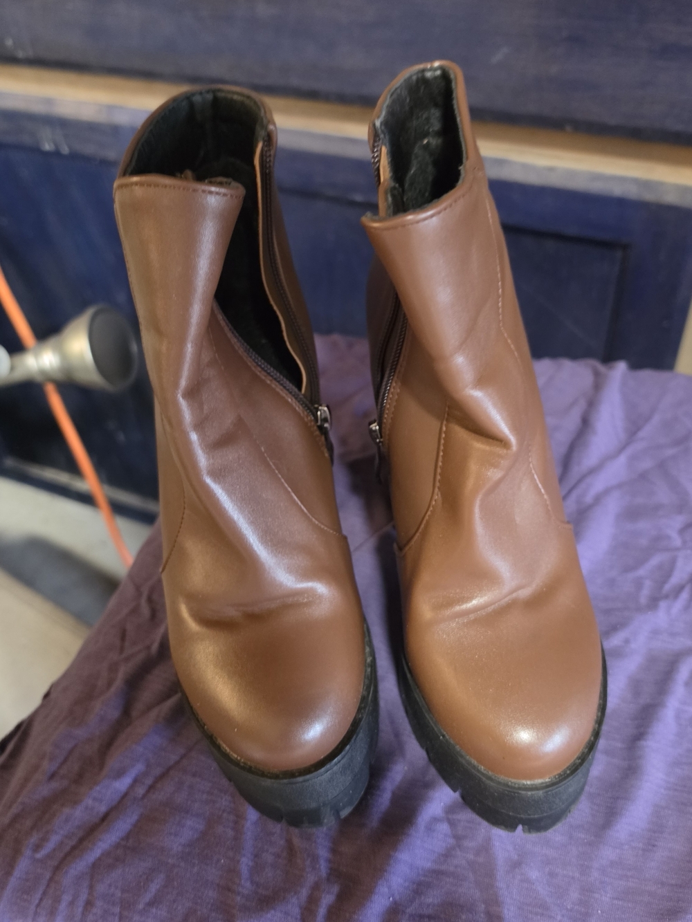 Source Unknown Brown Platform Ankle Booties with Side Zip